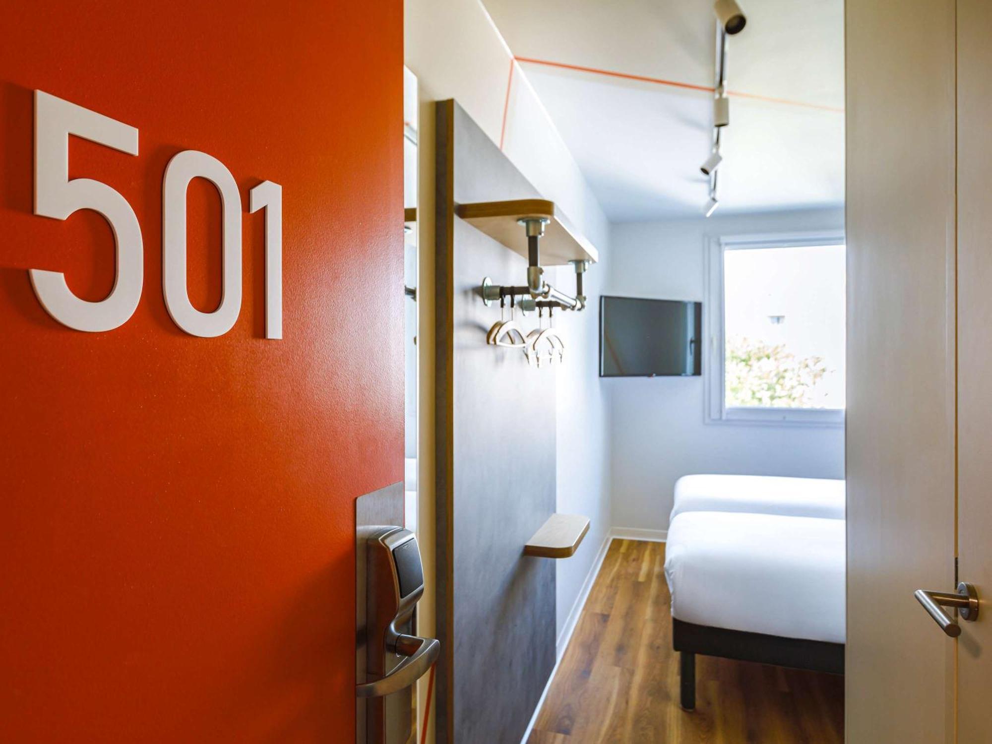 Ibis Budget Lyon Вильорбан Екстериор снимка