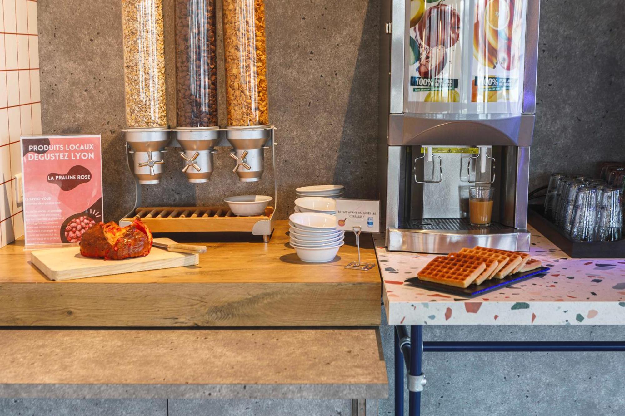 Ibis Budget Lyon Вильорбан Екстериор снимка