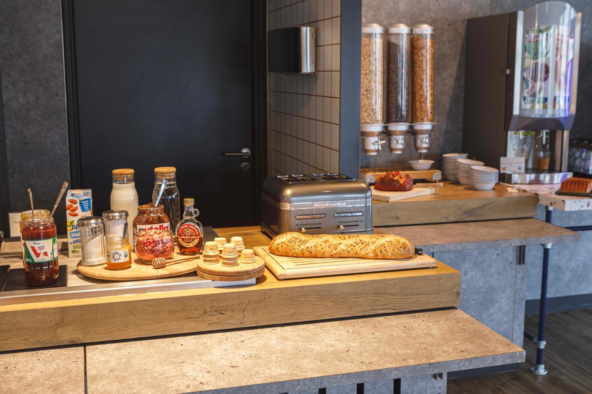 Ibis Budget Lyon Вильорбан Екстериор снимка